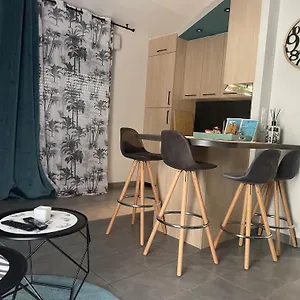 lgant-45-m2-lyon-6-garage-idalement-situ.hotels-rhonealpes.com/